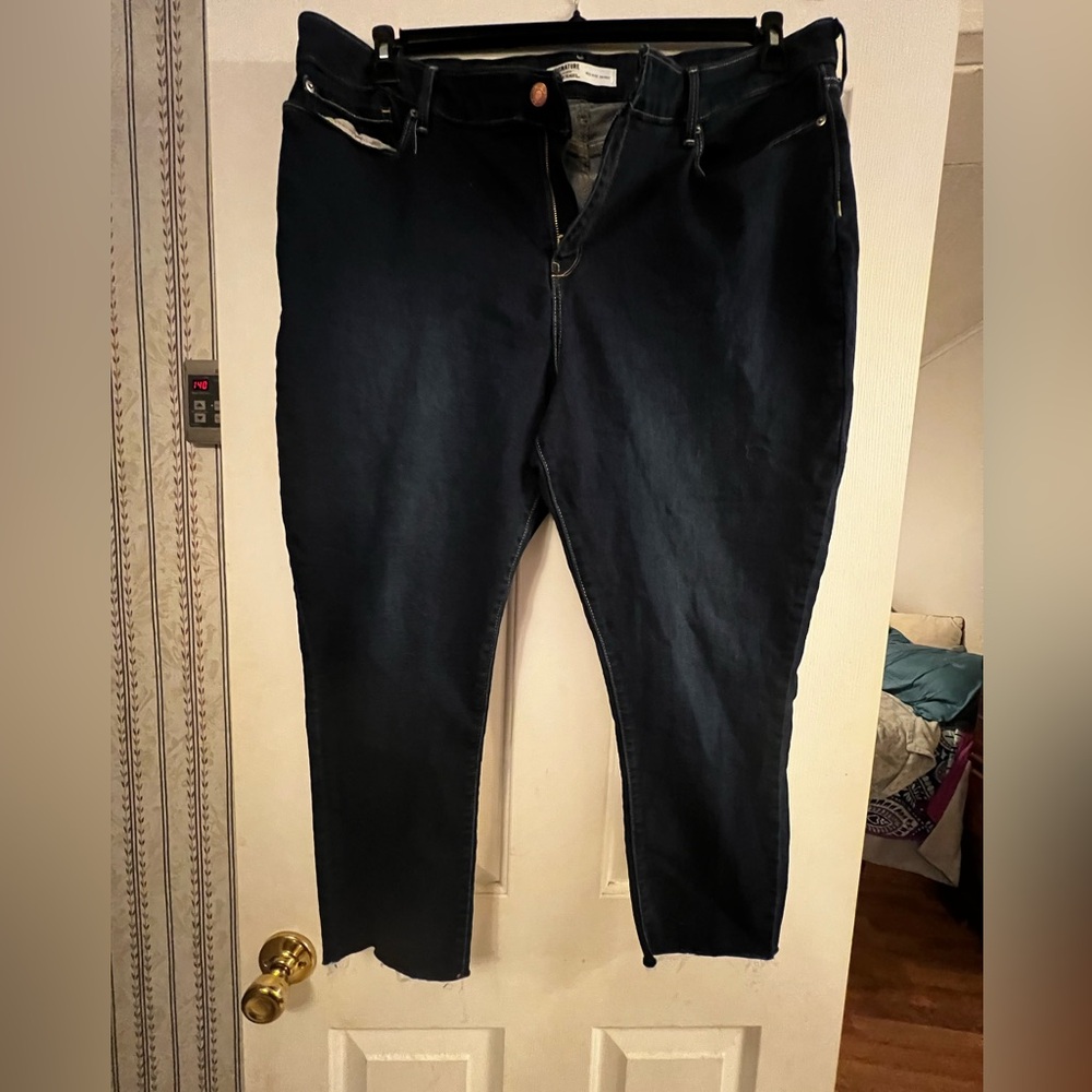 Levi’s cutoff mid-rise skinny jeans
